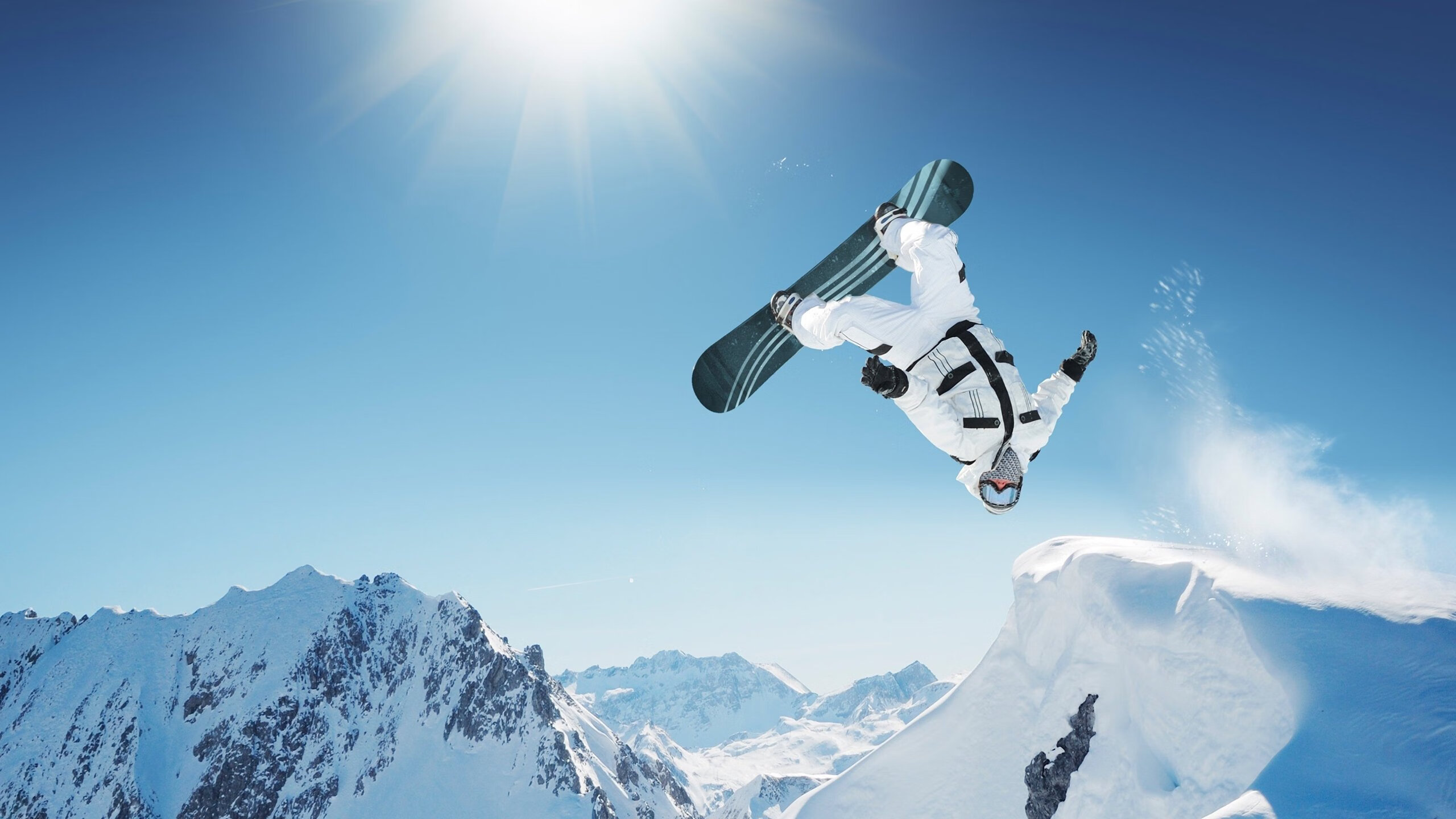 “青少年足球比赛引入AI裁判,提升公平公正”,青少年足球大赛